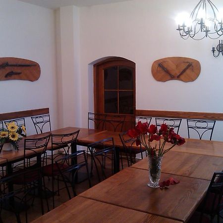 Penzion S Restauraci "U Mlyna Com" リトヴェル エクステリア 写真